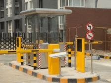 Hệ thống Barrier tự động tay cần hợp kim nhôm cao cấp: Tích hợp dải đèn LED cảnh báo và điều khiển từ xa (Remote Control), giải pháp kiểm soát lối vào chuyên nghiệp